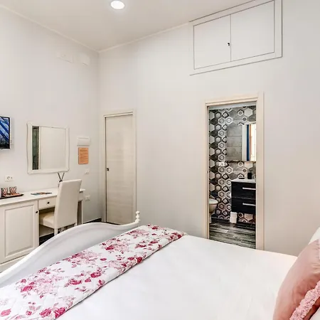 Agora Borsa Penzion Neapol