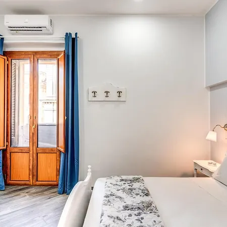 Agora Borsa Penzion Neapol