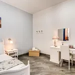 Agora Borsa בית הארחה 4*
